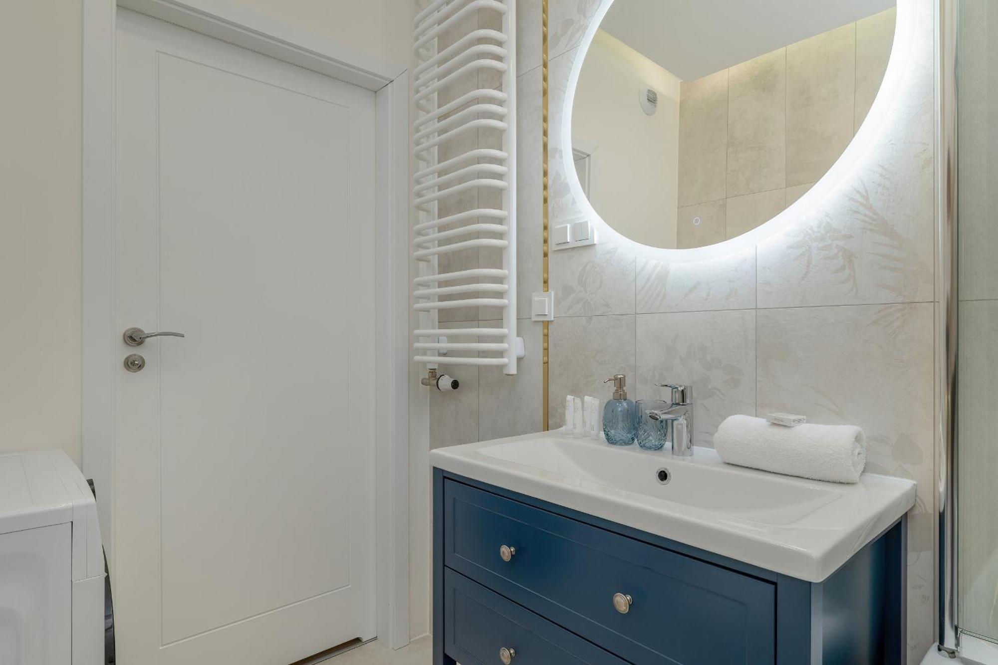 Cozy Apartment Orawska With Balcony By Noclegi Renters Krakau Buitenkant foto